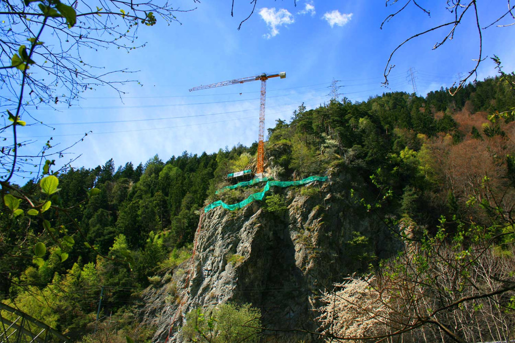 Rothenbrunnen, Exponierte Baustelle