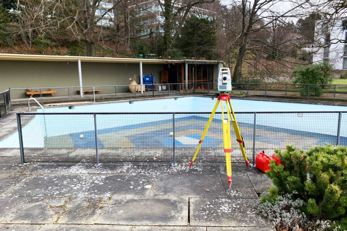 Orthofoto, Schwimmbecken mit Mosaikboden