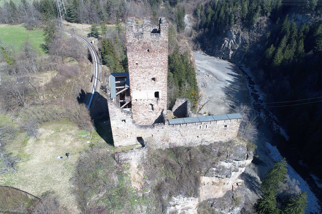 Sils i.D., Aufnahme Wandansichten Burg Campi, HMQ AG