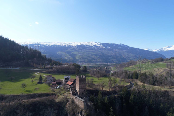 Wandansichten Burg Campi