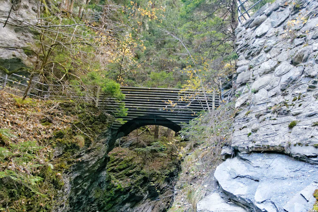 Digitales Geländemodell einer Holzbrücke in der Viamalaschlucht