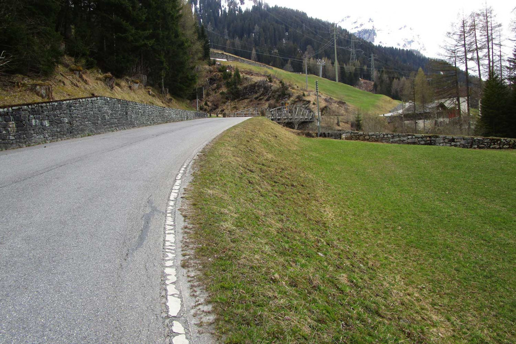 Splügenpassstrasse, DGM mit Höhenkurven, HMQ AG